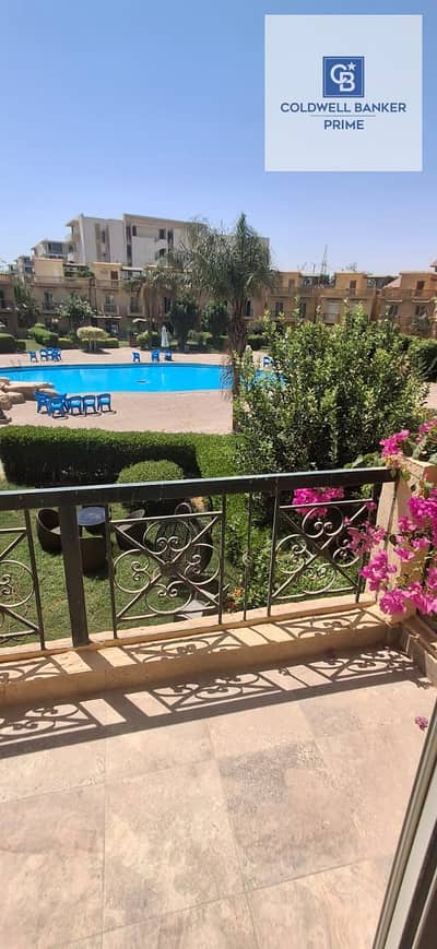 فيلا مستقله 3 غرف متشطبه بفرش كامل وبالاجهزه الكهربائيه , فيو مباشره علي حمام سباحه , ودقايق للبحر بقريه سانته كلوز بالعين السخنه , بجوار لافيستا