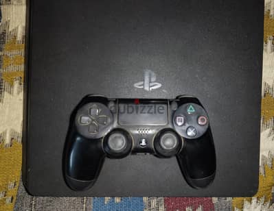 Ps4 slim used + 4cd games