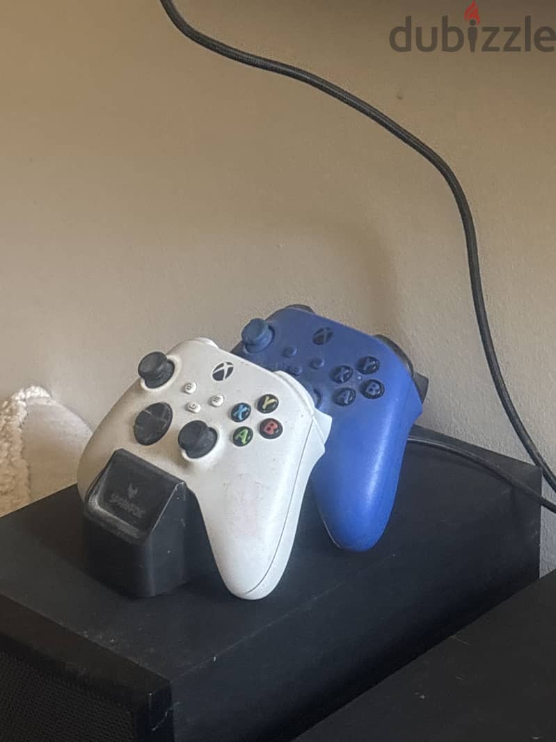 Xbox series x with box 1