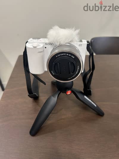 كاميرا سوني Sony ZV-E10L – اللون الأبيض