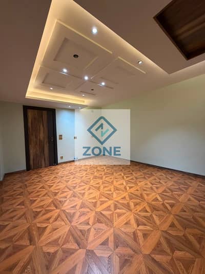 320 sqm apartment for sale in Madinaty with special finish ultra lux, it has air conditioning and a kitchen