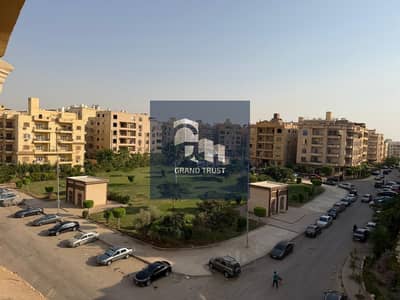 شقة مميزه جدا نصف تشطيب في النرجس عمارات