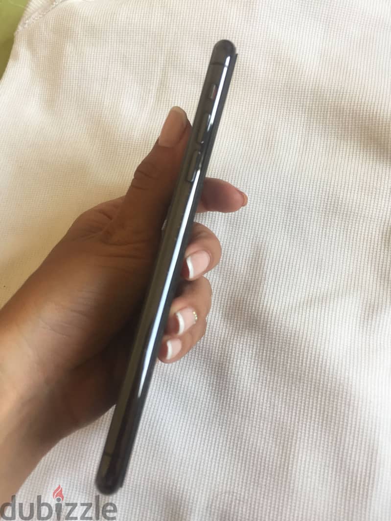 Apple - iPhone 11 Pro Max 4
