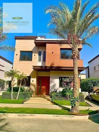 Villa for Sale in AZZAR Compound, Fifth Settlement, New Cairo, Featuring a Beautiful Landscape View.