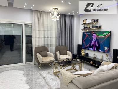 Fully finished modern townhouse in prime villa cluster ready to move at the lowest price 250 m and 5 bedrooms with a landscape view in Hyde Park New