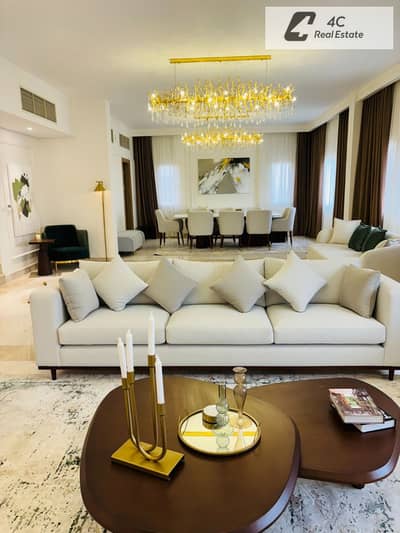 Villa 687m for sale in Emaar - Uptown Cairo Fully furnished | Ready to move