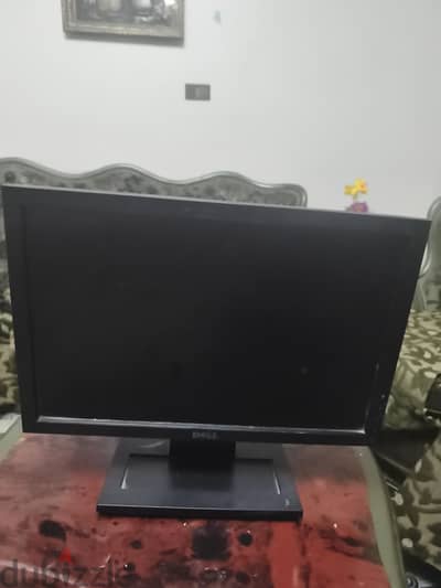 شاشة كمبيوتر  lcd ماركة dell استعمال خفيف 17 بوصة