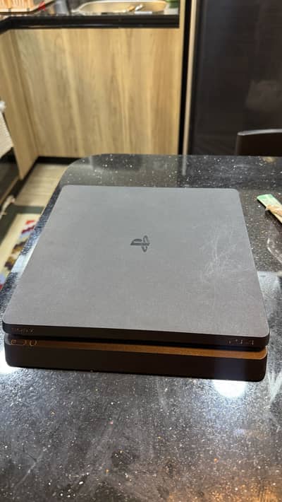 PlayStation 4 slim black 500g