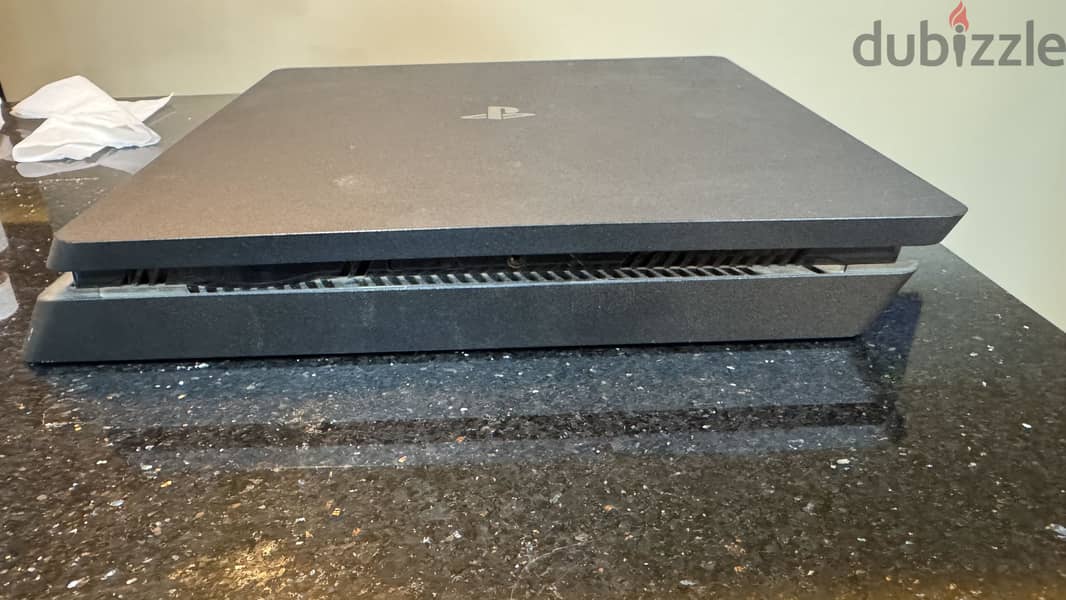 PlayStation 4 slim black 500g 1