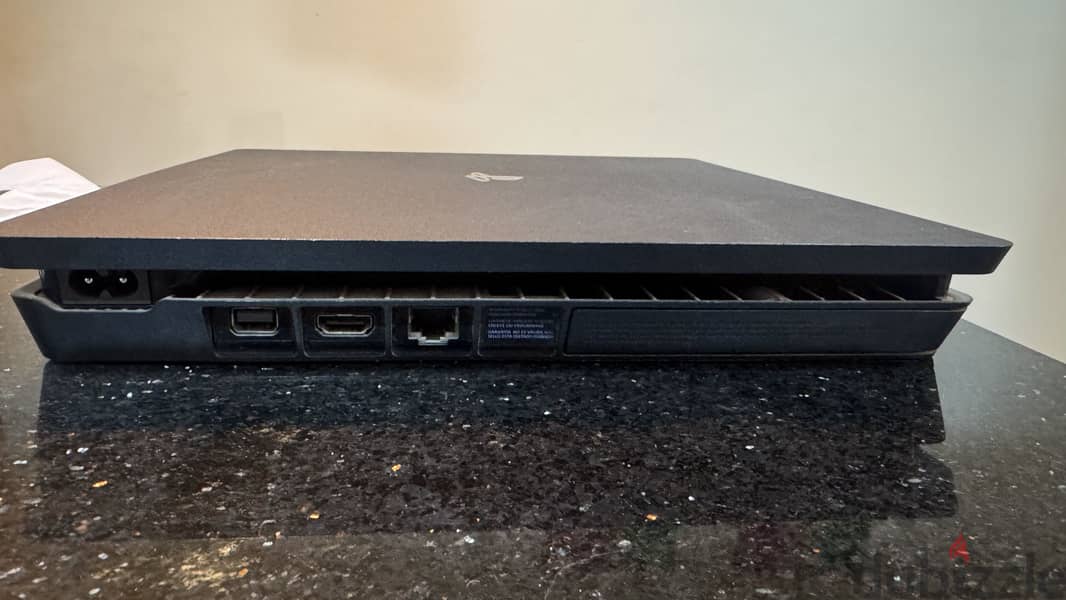 PlayStation 4 slim black 500g 3