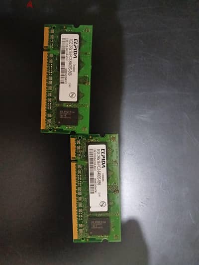 ٢ رام ddr2 تعمل بحاله ممتازة