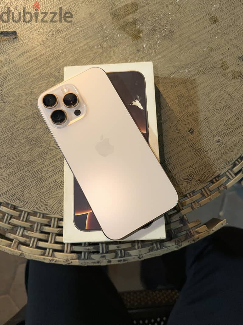 Apple - iPhone 16 Pro Max 1