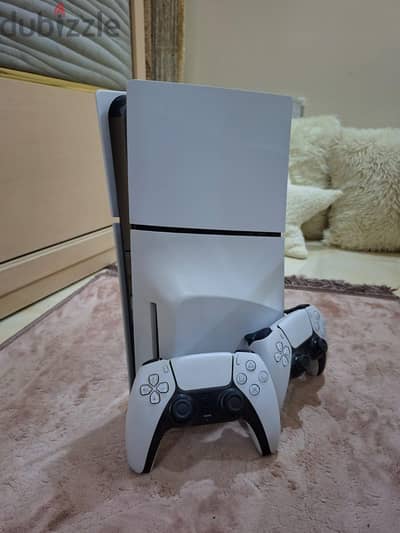 ps5 slim cd  بحالة ممتازة  مع دراعين