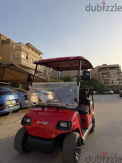 جولف كار حمرا ٤ راكب