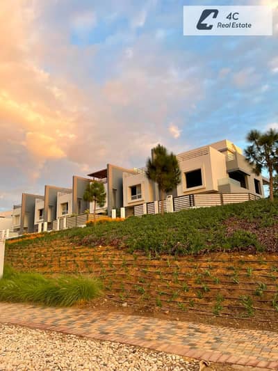 villa townhouse modern 309m ready to move in prime location with open view on landscape for sale at special price in Hyde Park new cairo Fifth Settlem