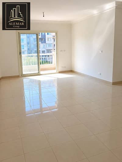 Apartment 116 meters for sale in the finest stages of Madinaty, B10 phase, distinguished model with an open view of the street and First Season Mall, completely undamaged and with an excellent location