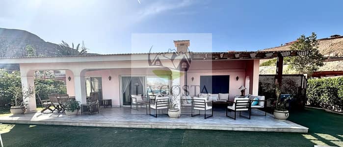 شقة للبيع في Galleria Moon Valley New Cairo التجمع الخامس بالقرب من شارع التسعين والجامعة الأمريكية AUC وطريق العين السخنة