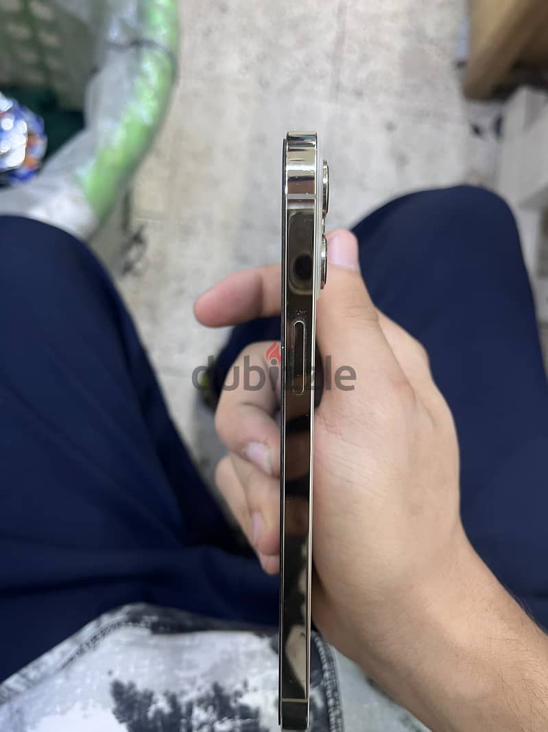 iPhone 12pro max 4