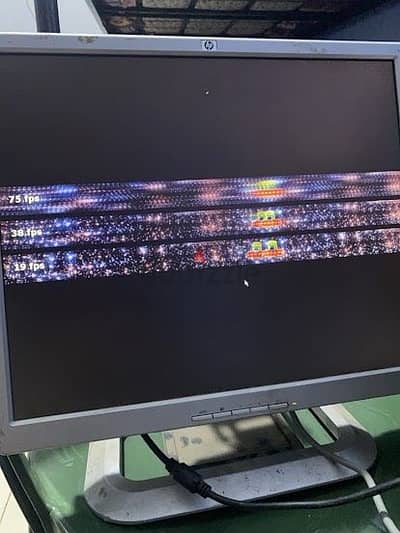شاشه ١٩ hp l1940 بوصه ٧٥hz ستاند متحرك بحاله جيده
