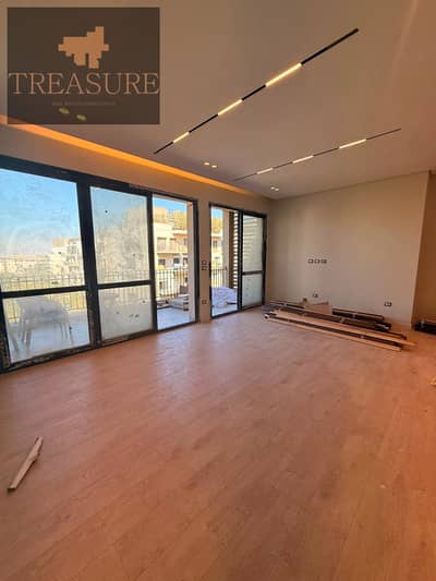 Ultra-super-lux Apartment for rent in Eastown - new cairo