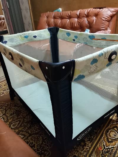 سرير اطفال للبيع