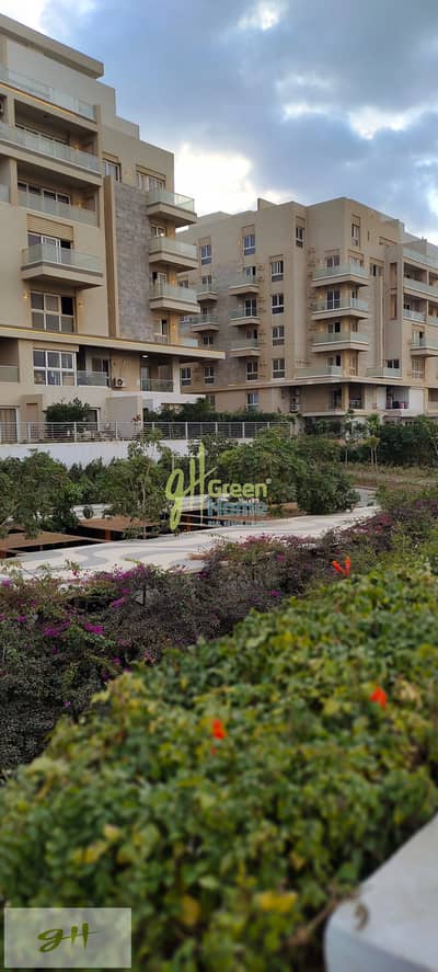 سكاي لوفت واسع للبيع في ماونتن فيو آي سيتي – القاهرة الجديدة، بمساحة مباني 140 متر مربع بالإضافة إلى روف بمساحة 90 متر مربع، يتكون من 3 غرف نوم و4 حما