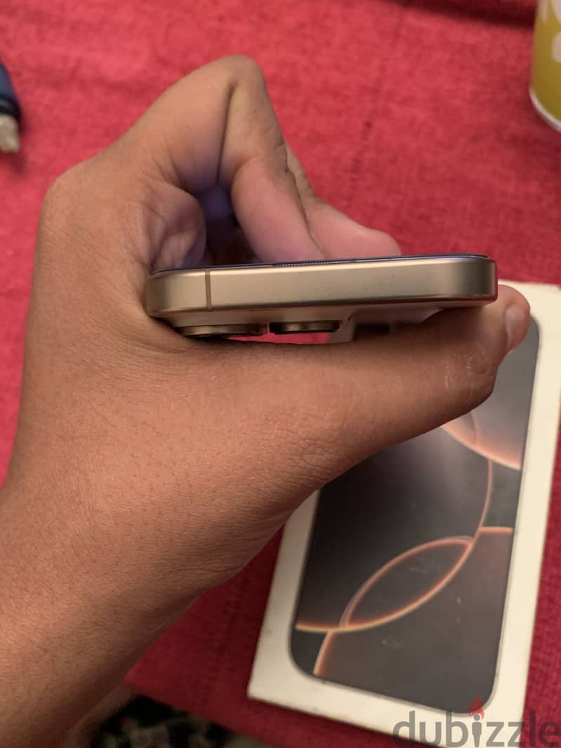 Apple - iPhone 16 Pro 4