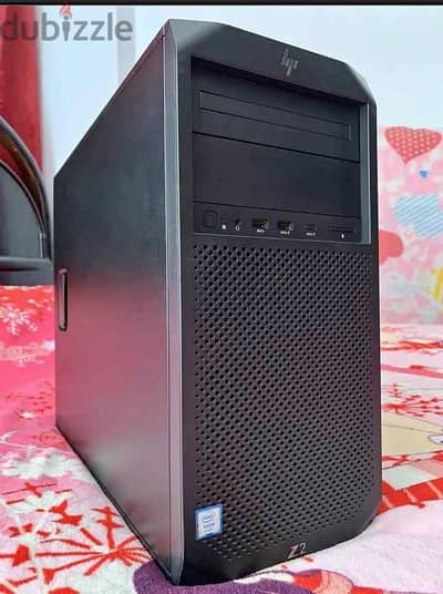 كيسة الجيل الثامن HP Z2 G4  برامات 16 وهارد 256 وكارت شاشة خارجي
