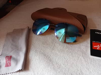 RAY. BAN