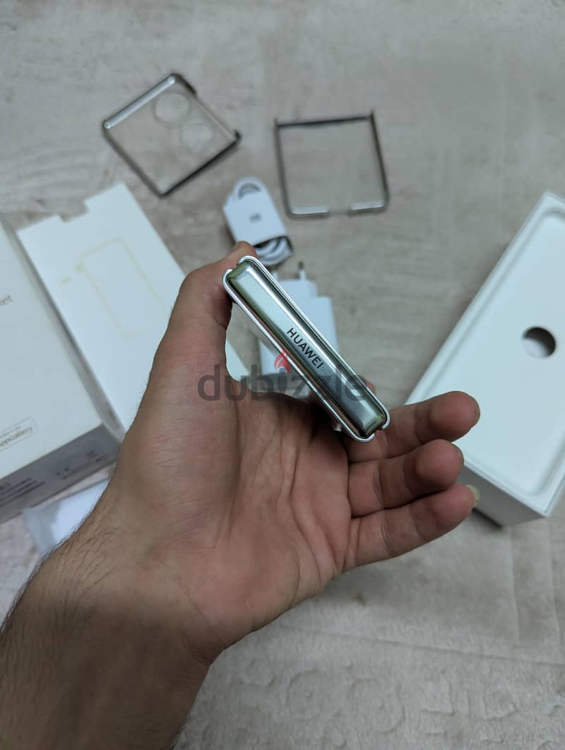 Huawei p50 pocket 6