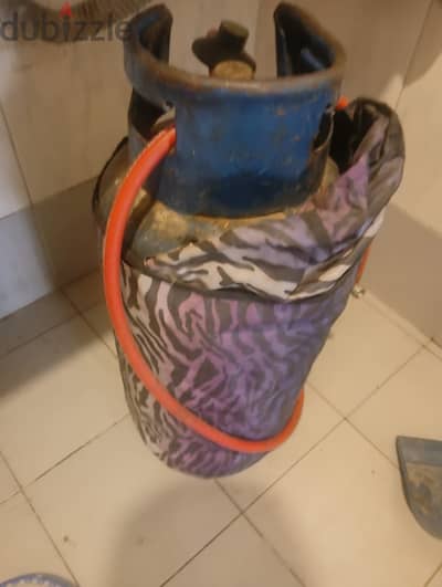 ‎ أنبوبة بوتاجاز منزلية مليانة + منظم للبيع 