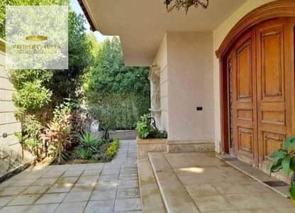 Villa 400 meters, immediate delivery for sale in Al Tagamoa, behind the American University and next to Mivida in the Saaken and Aayesh compound. Villa 400 meters, immediate delivery for sale in Al Tagamoa, behind the American University and next to Mivida in the Saaken and Aayesh compound.