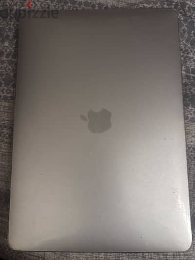 Macbook m1 air 13 inch (بنص السعر سبب كسر الشاشة)