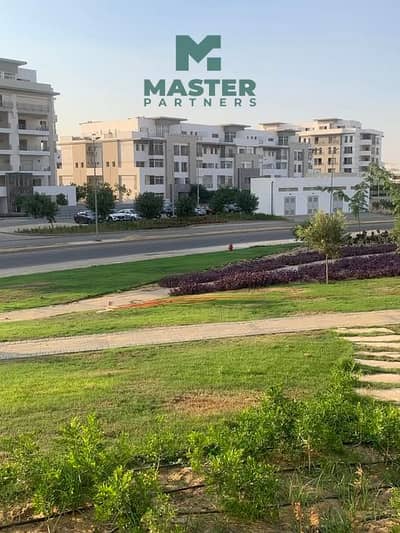 دلوقتي بمقدم 300 ألف تقدر تملك شقتك في هايد بارك التجمع الخامس في منطقة الجولدن سكوير مباشرة على شارع التسعين الجنوبي , 5 دقائق من ميفيدا