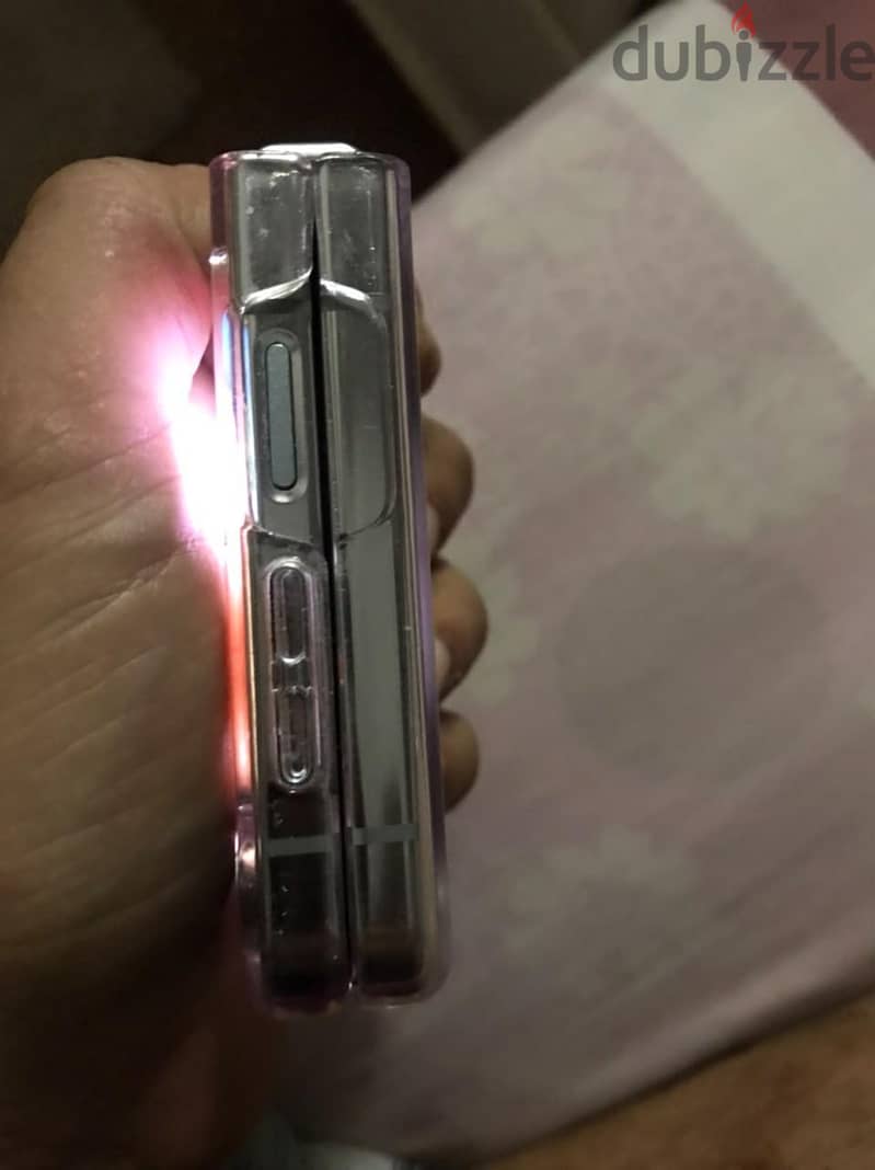 Samsung Z Flip 5 1