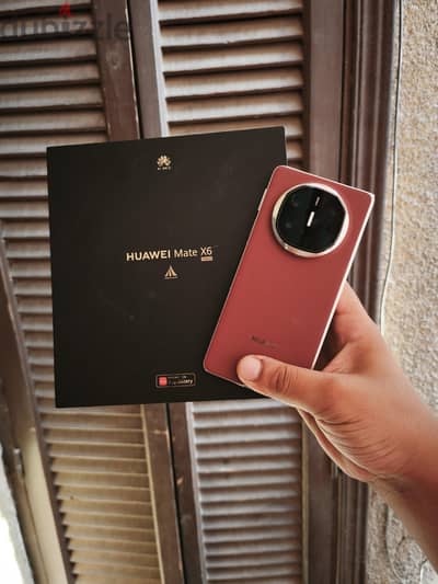 Huawei Mate x6 512 حاله ممتازه مدفوع ضربيه بكل مشتملاته للبيع او البدل