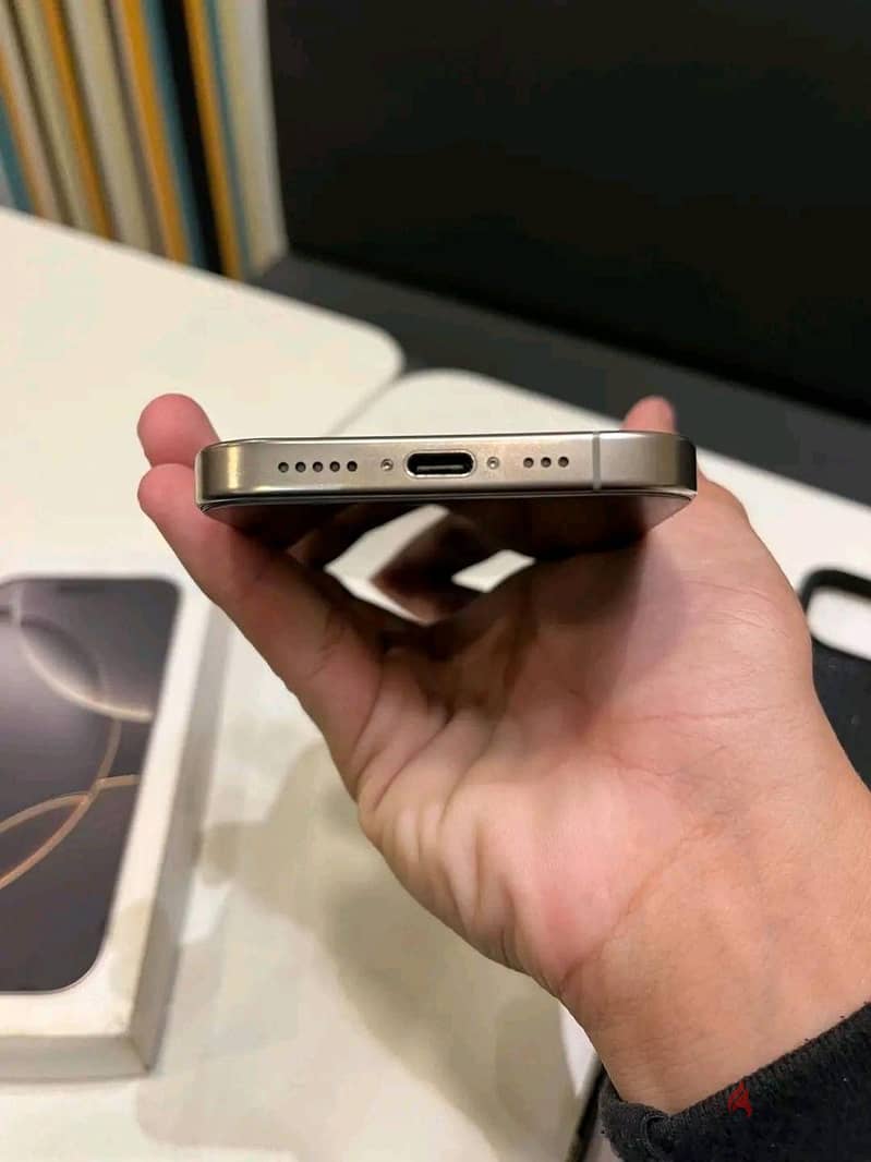 Apple - iPhone 16 Pro 1