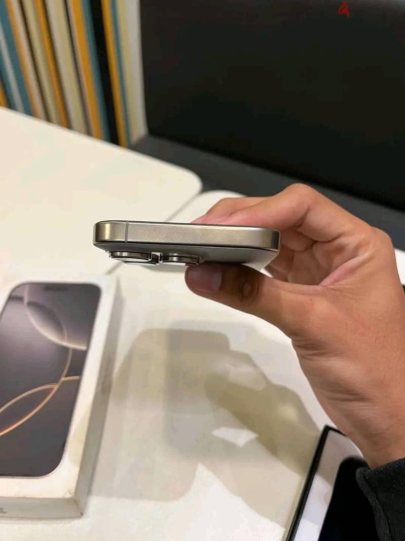 Apple - iPhone 16 Pro 3