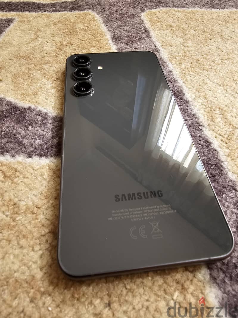 Samsung S24 Fe 1