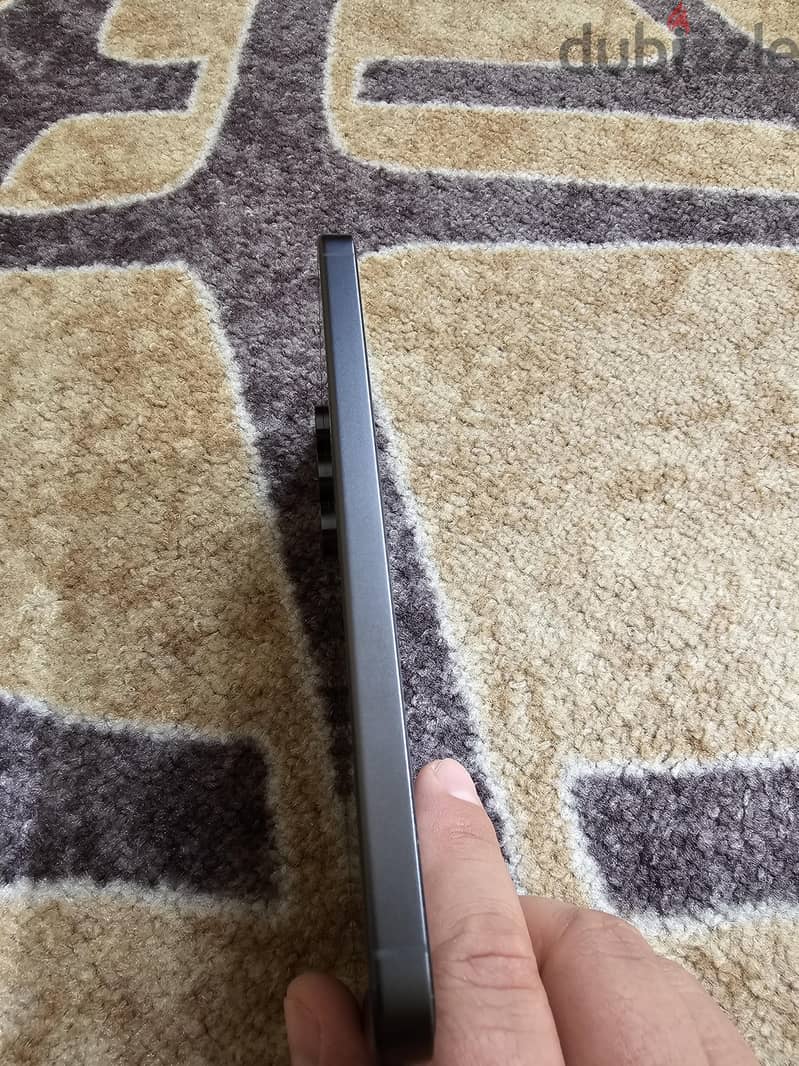 Samsung S24 Fe 4