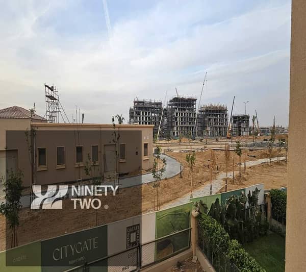 تاون هاوس كورنر للبيع في سيتي جيت قطري ديار، مباني 290م وأرض 480م، من أكبر مساحات الأراضي في الكمبوند، . فرصة مميزة للخصوصية والمساحات الواسعه