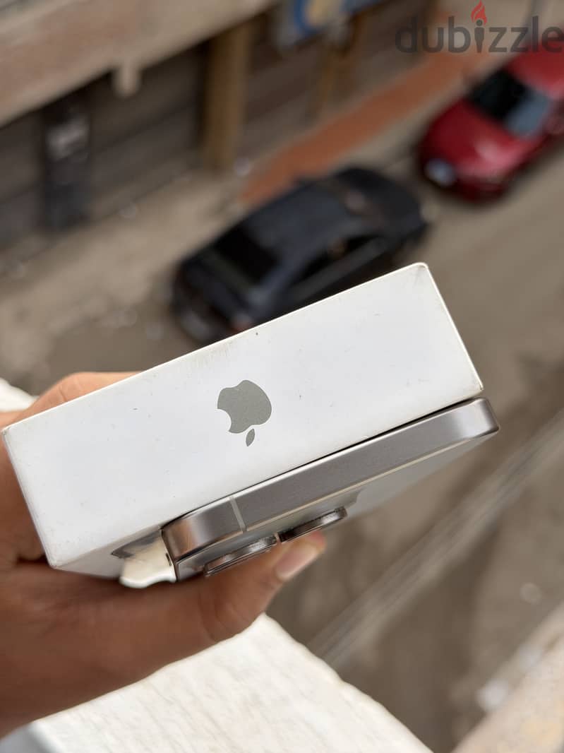 Apple - iPhone 15 Pro Max 3