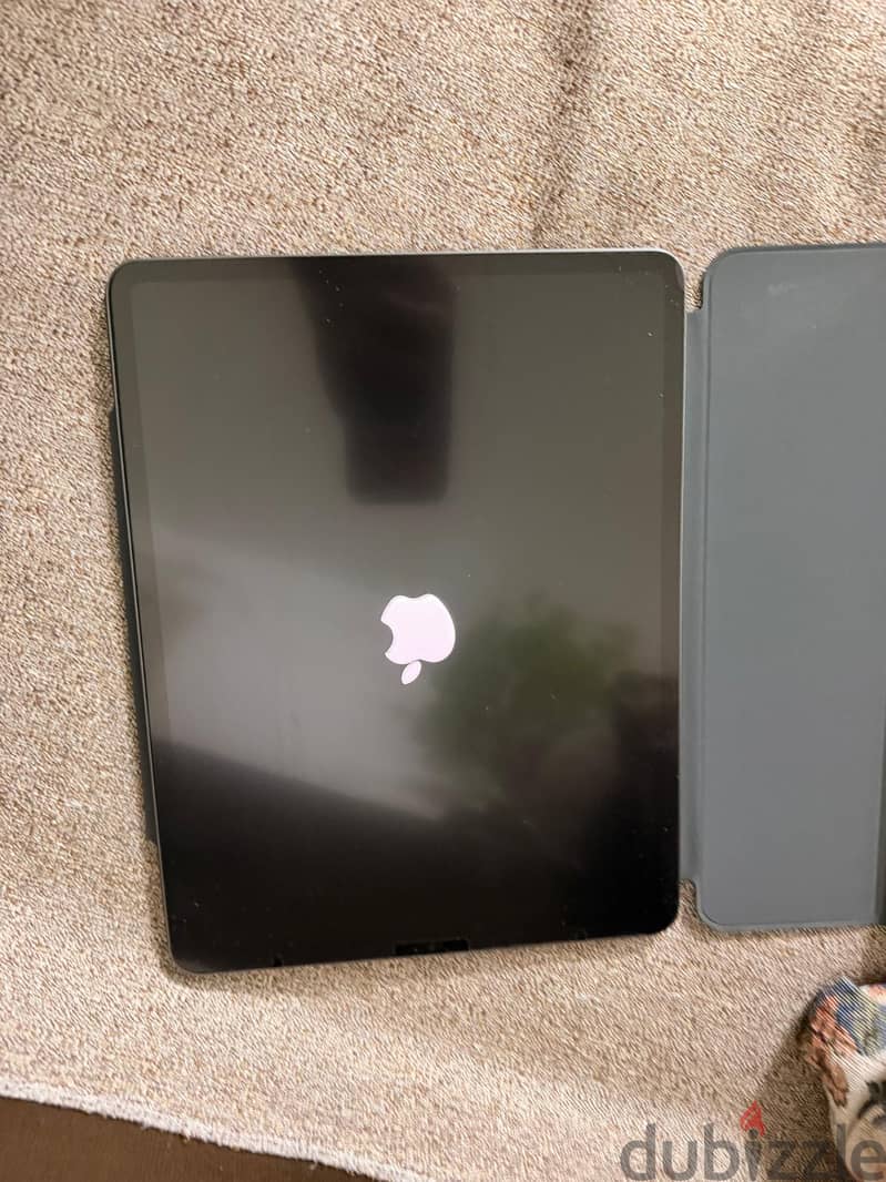 Apple iPad Pro 12.9-inch (5th generation) 1