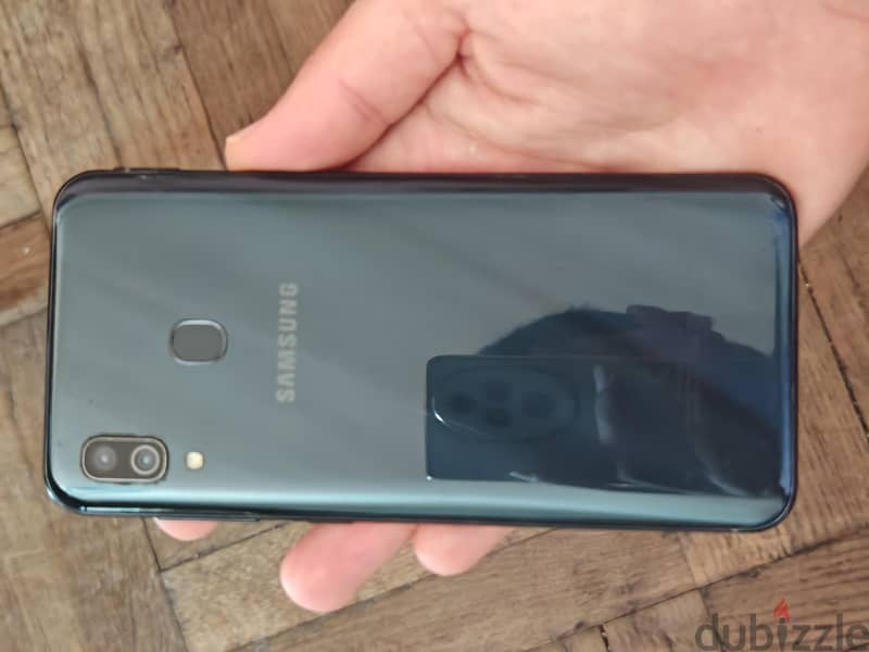 Samsung A30 9