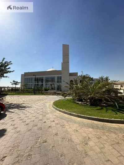 ready to move APT in aprime location ,fully finished with the best dp