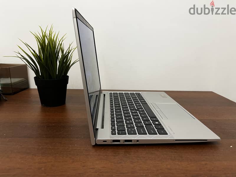 HP Elitebook 9