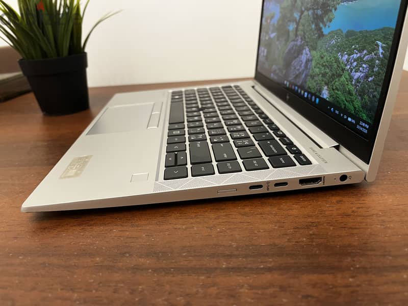 HP Elitebook 19