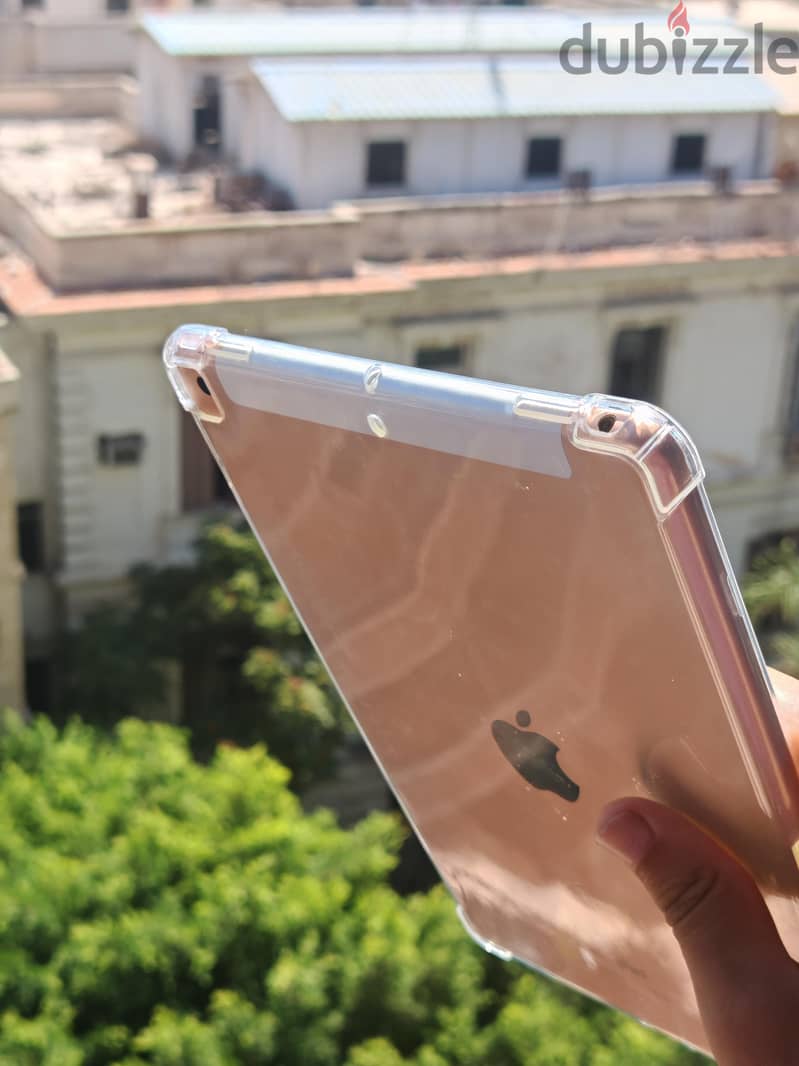 IPAD 7TH GENERATION 32gb +wifi 8