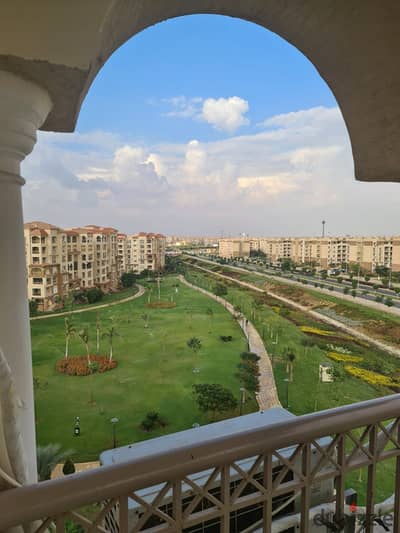 Apartment for sale in Madinaty (B3), 211 sqm, with a wide garden view and "Super Lux" finishing.