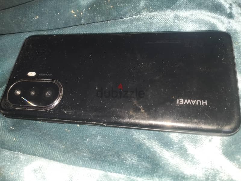 HUAWEI nova Y70 4